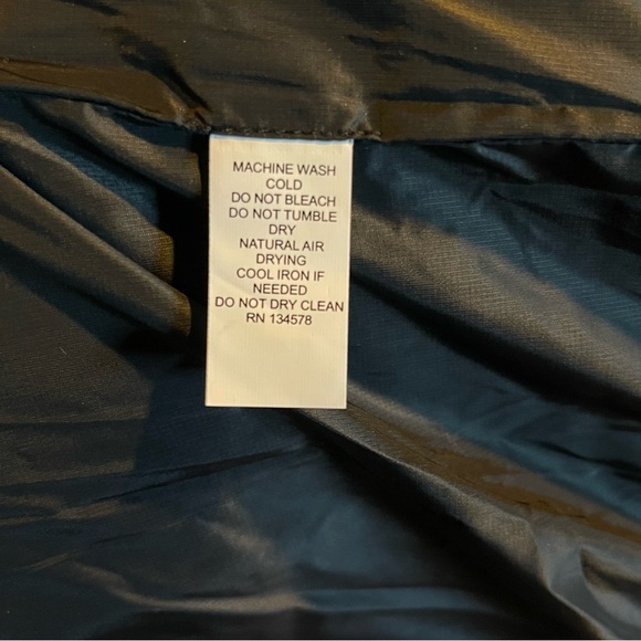 Vineyard Vines puffer vest mens size‎ small NWOT black - Picture 12 of 13